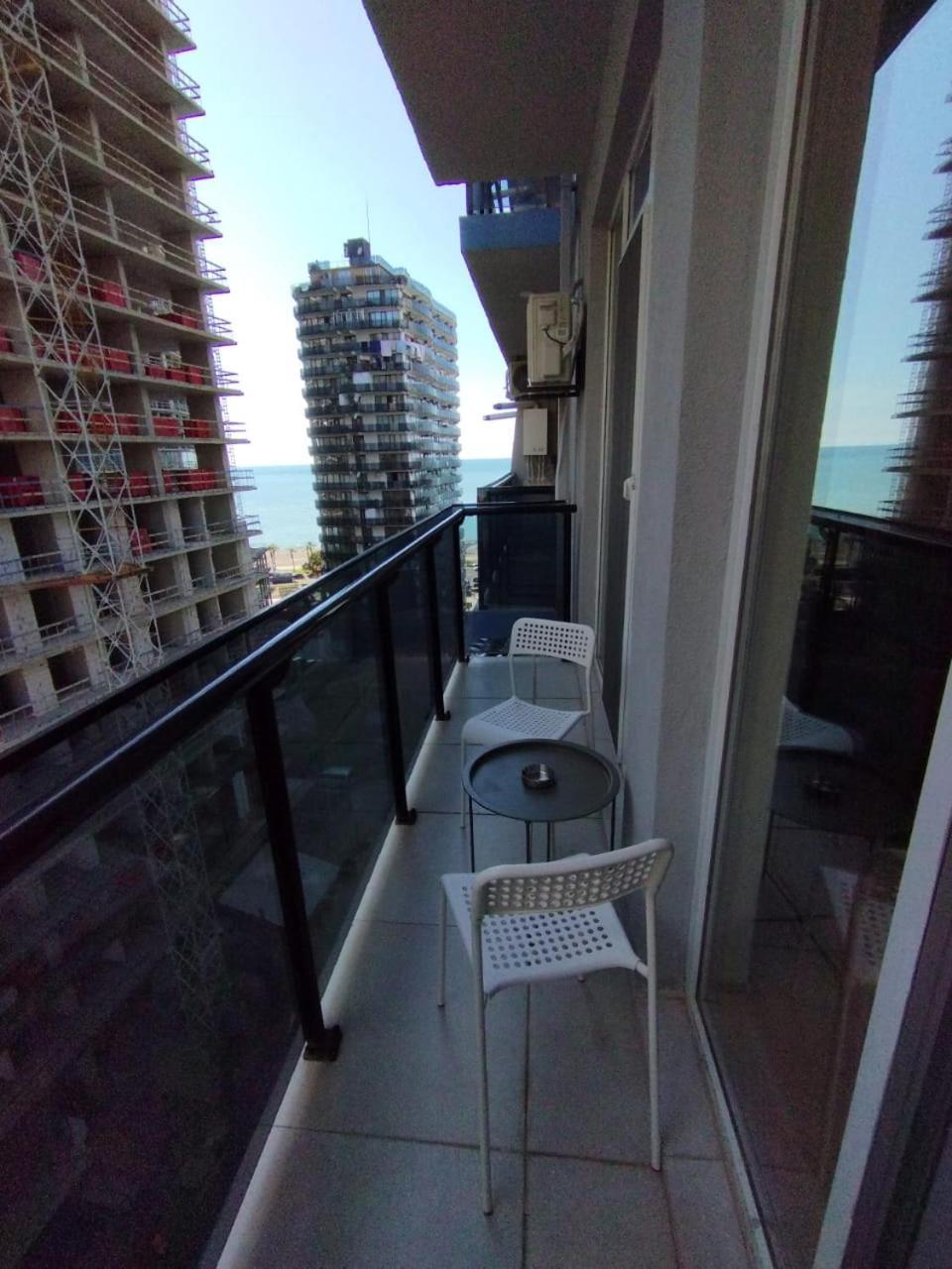 Davka Apartments Batumi Eksteriør billede
